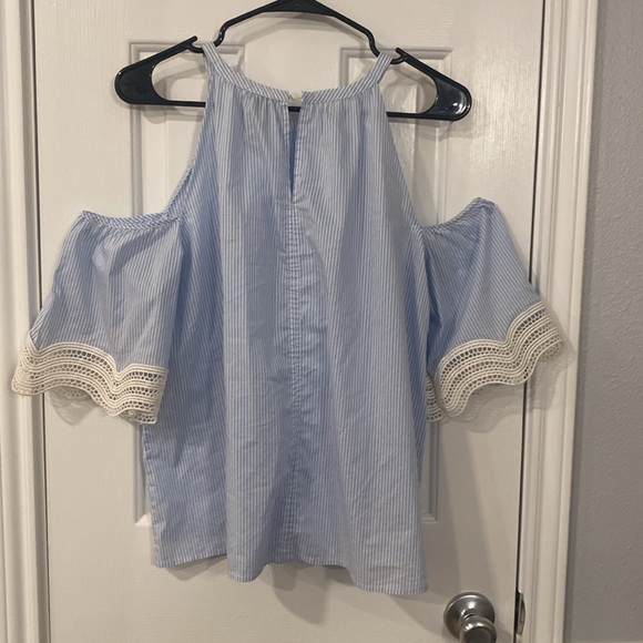 🌷3/15🌷Ann Taylor Cold Shoulder Blouse -M - Picture 5 of 7